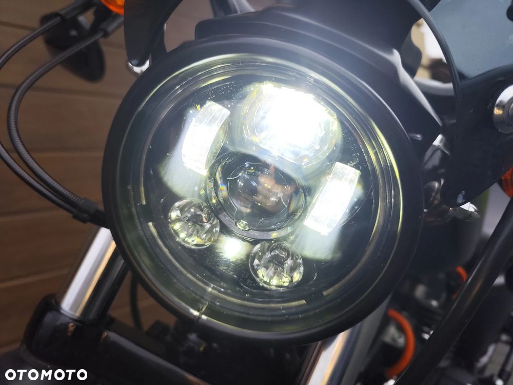 Harley-Davidson Sportster Iron 883 - 30