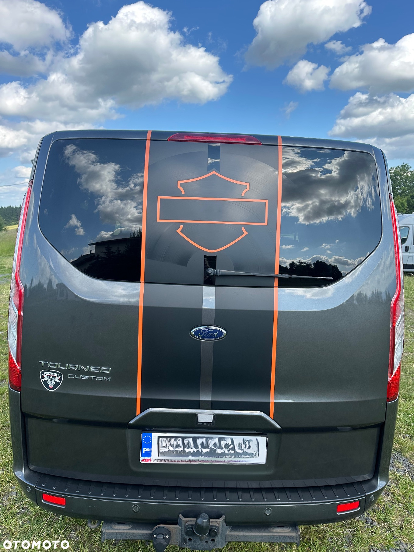 Ford Tourneo Custom - 11