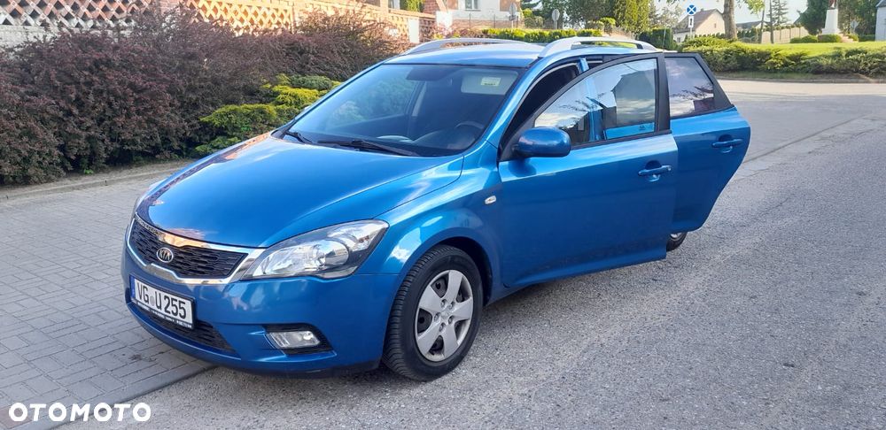Kia Ceed - 13