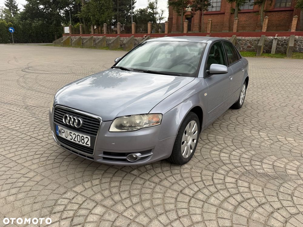 Audi A4 Limousine - 1