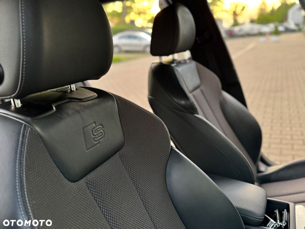Audi A4 Avant 40 TDI quattro S tronic S line - 31