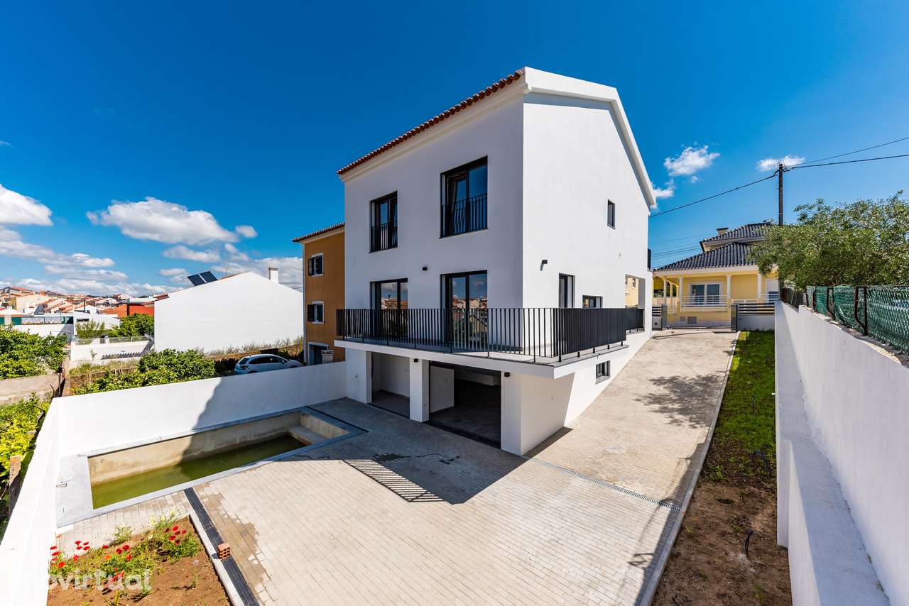 Moradia Nova | PISCINA | 3 Suites | Garagem e Jardim - Grande imagem: 2/29