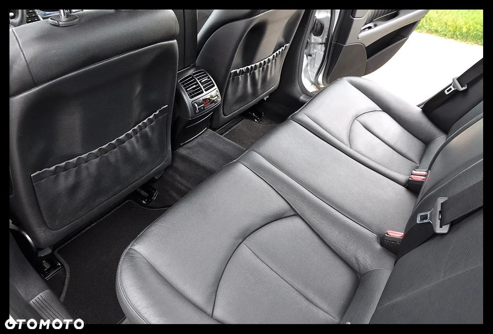Mercedes-Benz Klasa E 320 CDI 7G-TRONIC Avantgarde - 26