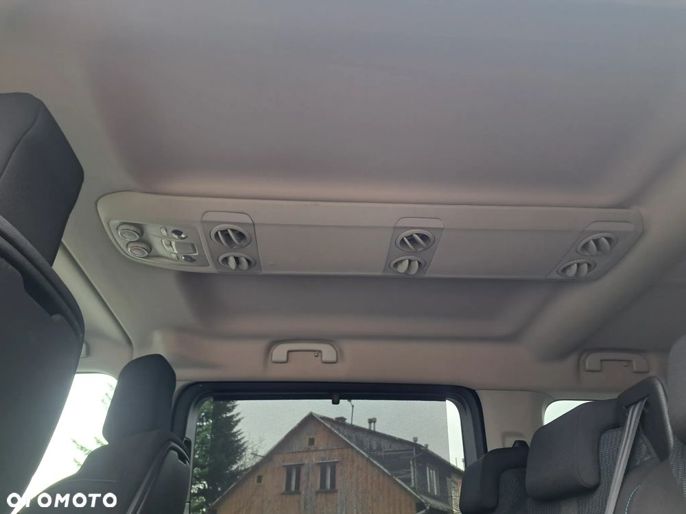 Peugeot Traveller 2.0 BlueHDi Long Business Vip - 17