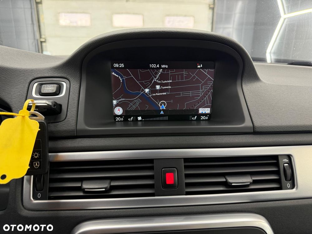 Volvo XC 70 D4 Momentum - 19