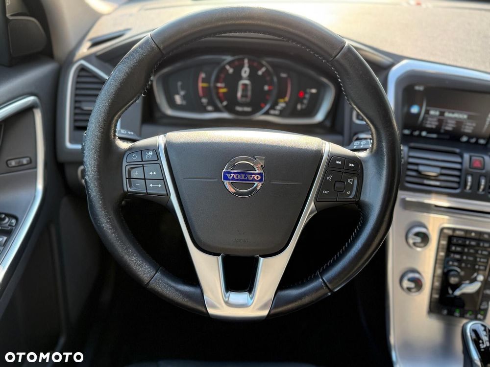 Volvo XC 60 D4 AWD Summum - 11