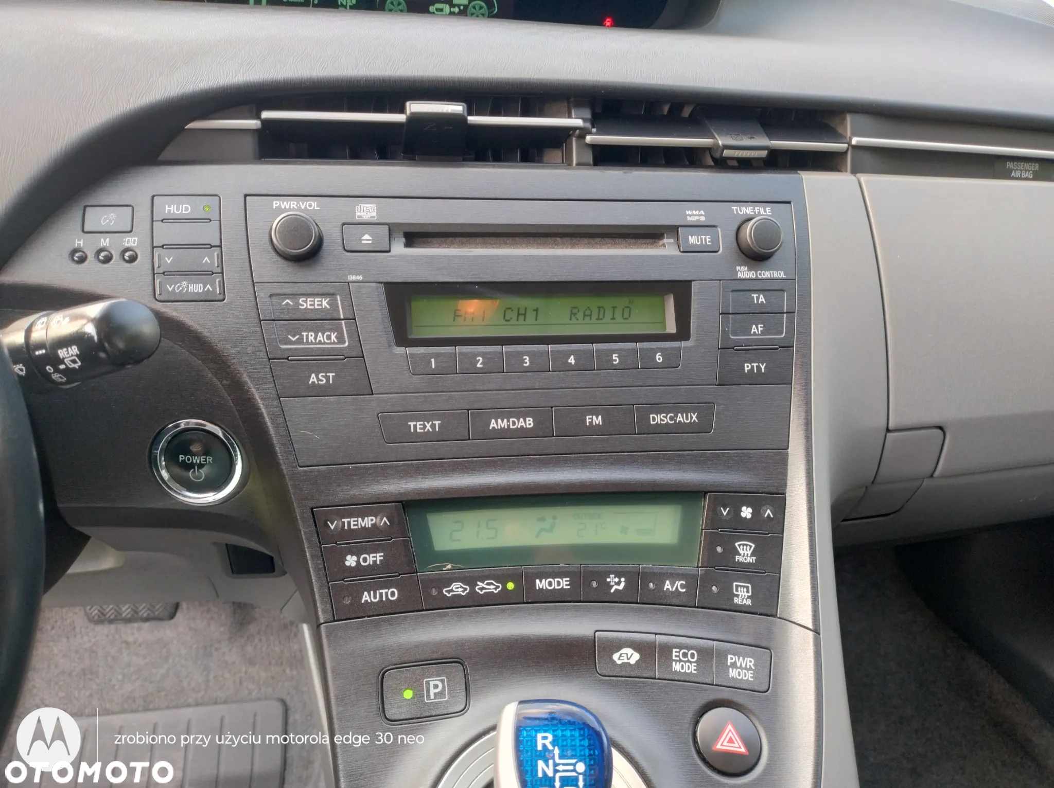 Toyota Prius 1.8 Hybrid Premium - 13
