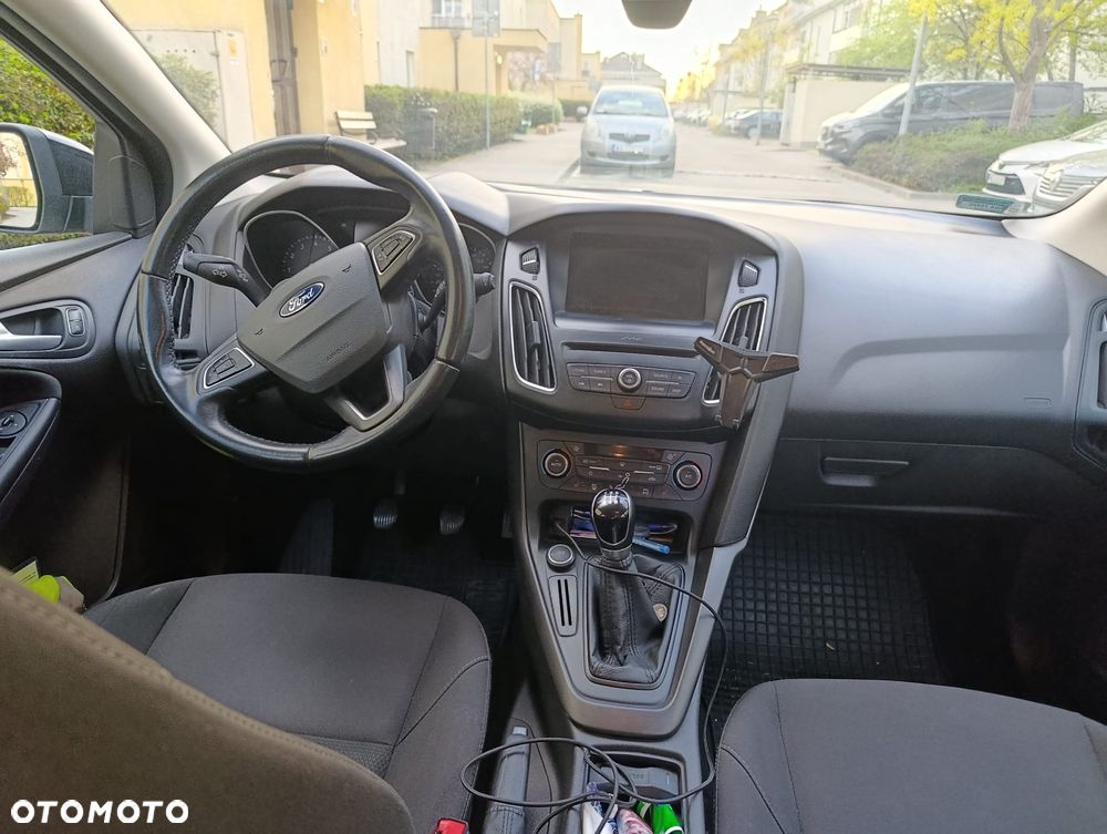 Ford Focus 1.6 Trend - 8