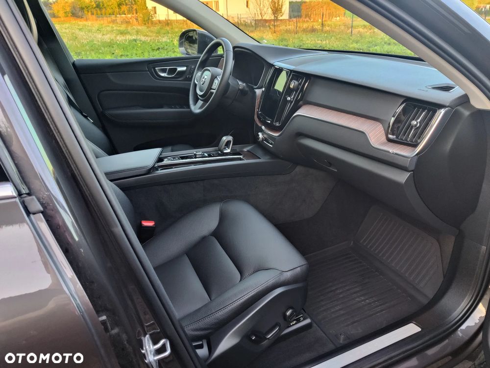 Volvo XC 60 B5 B AWD Geartronic Momentum Pro - 13