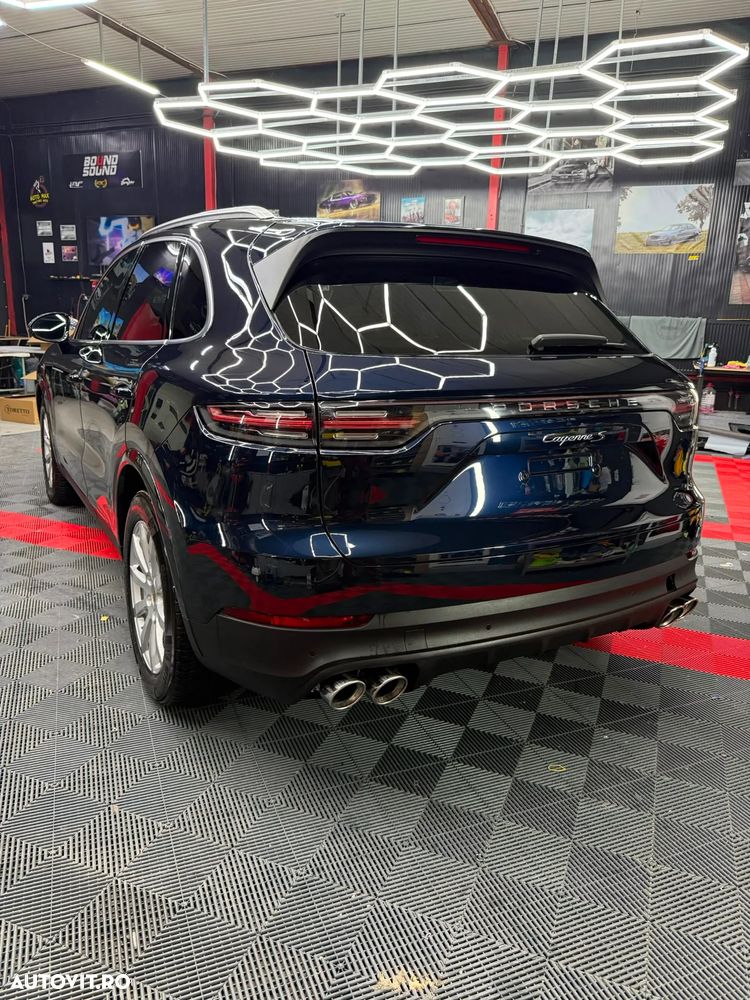 Porsche Cayenne S - 1