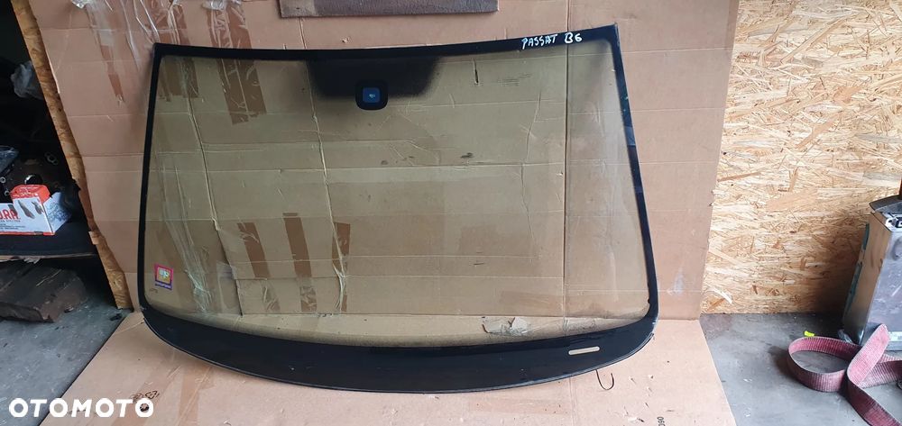 Szyba czołowa przód przednia pod sensor VW Passat B6 AS1 04r - 1