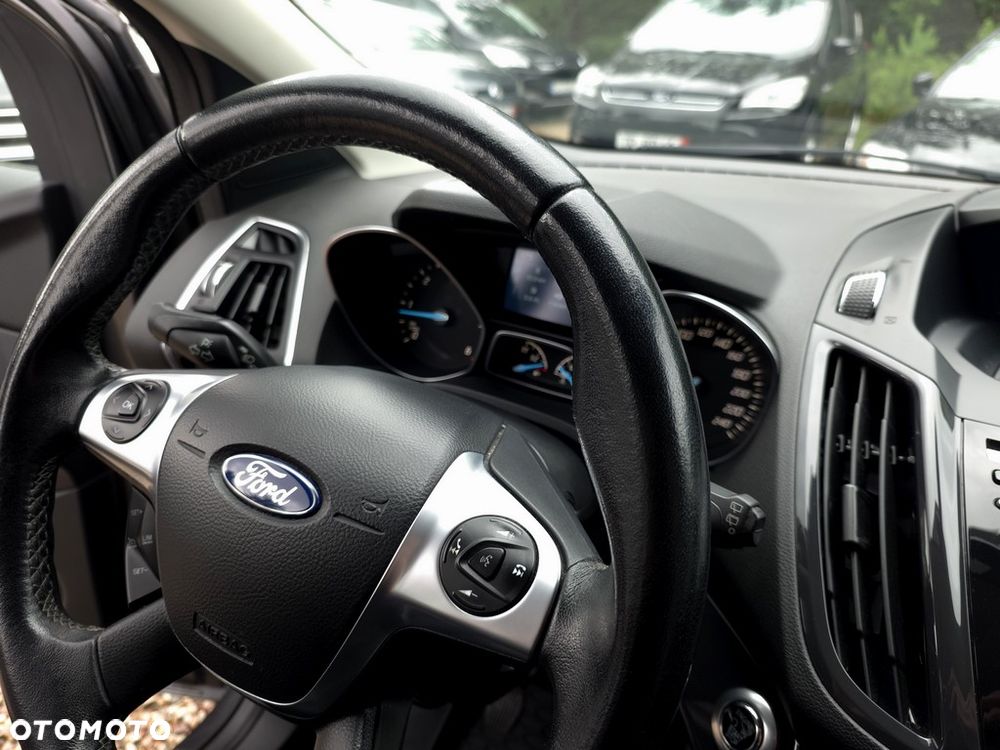 Ford Kuga 2.0 TDCi FWD Titanium - 25