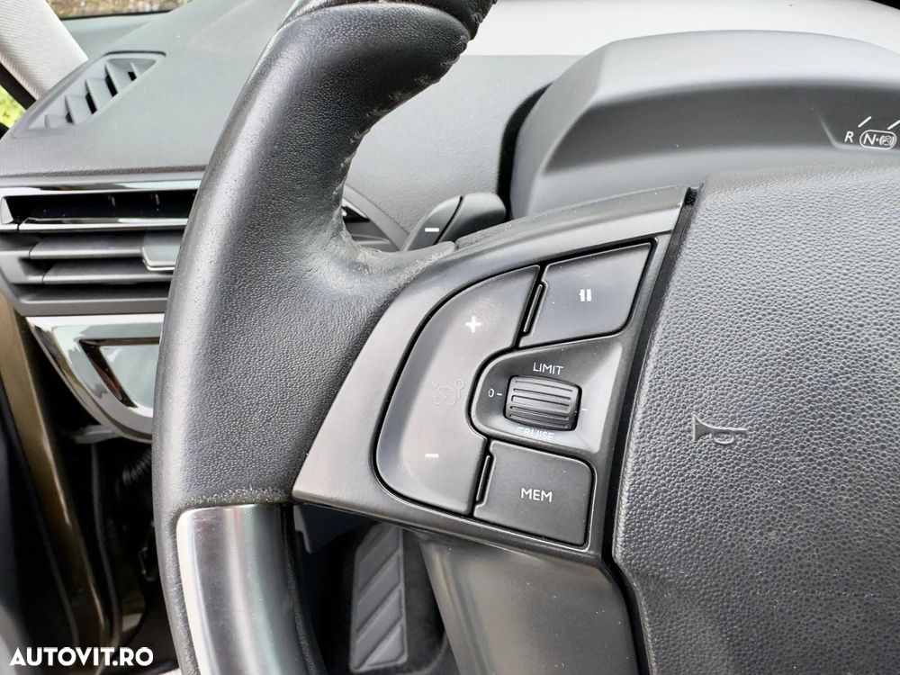 Citroën C4 Picasso 1.6 e-HDI Aut. Intensive - 10