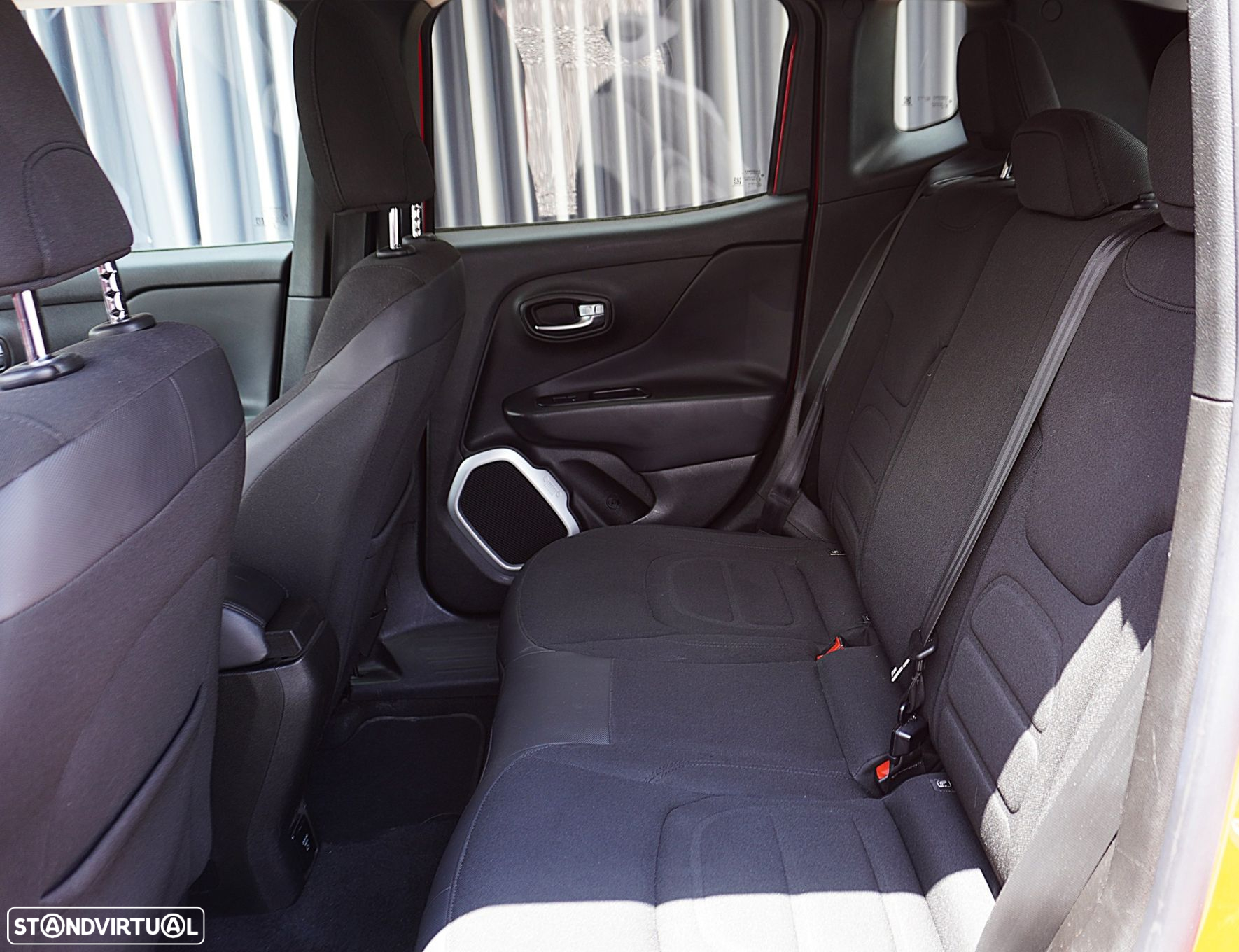 Jeep Renegade - 12