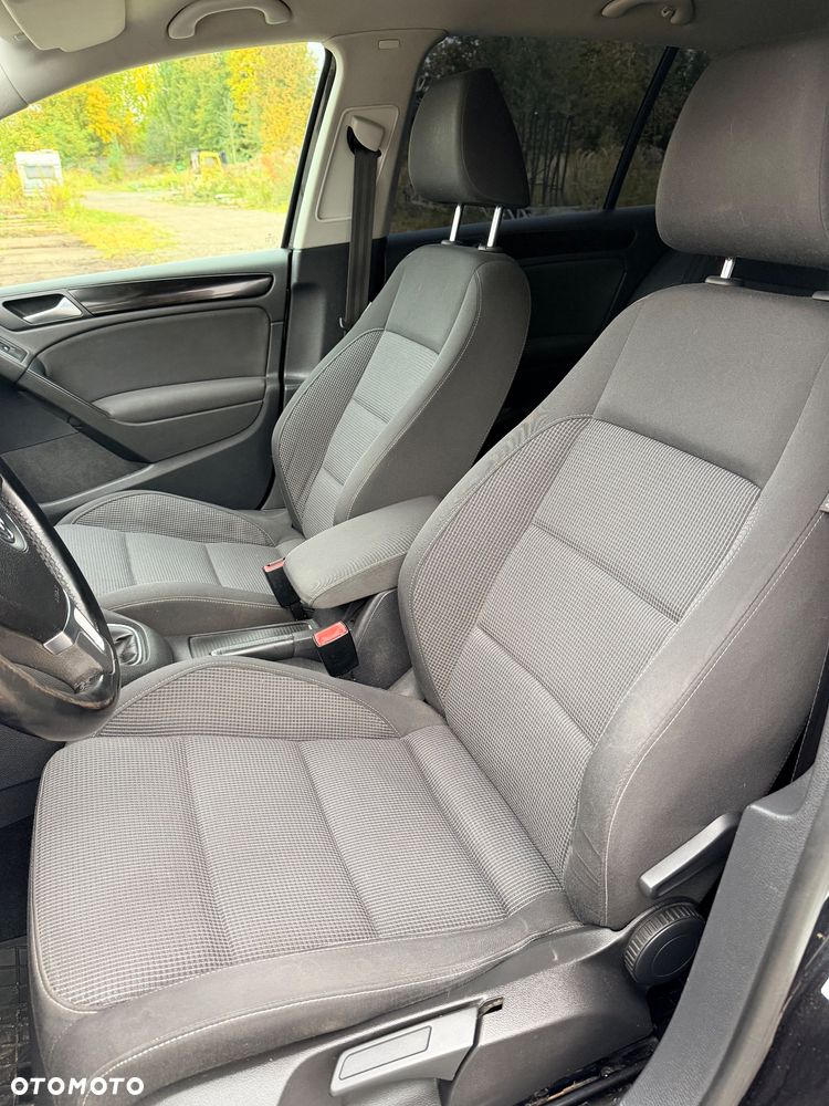 Volkswagen Golf - 6