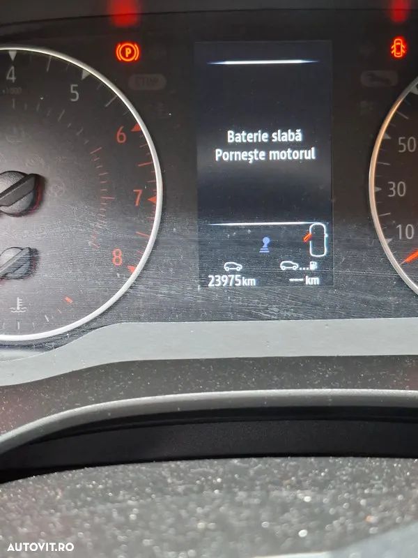 Dacia Logan TCe 90 Essential - 5