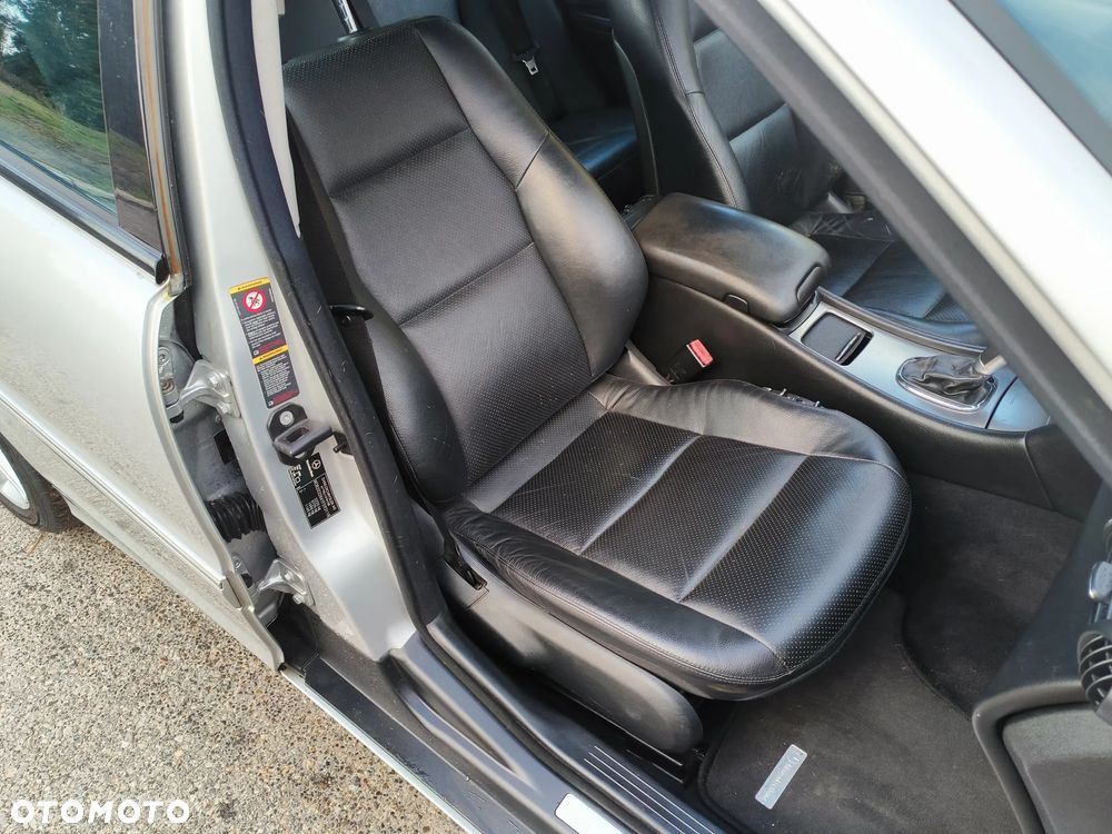 Mercedes-Benz Klasa C 320 4Matic Avantgarde Sport Edition - 5