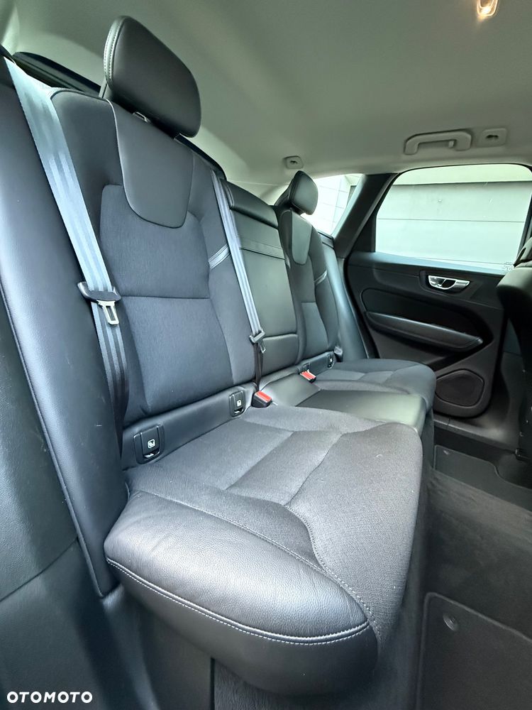 Volvo XC 60 D4 Geartronic Momentum Pro - 23