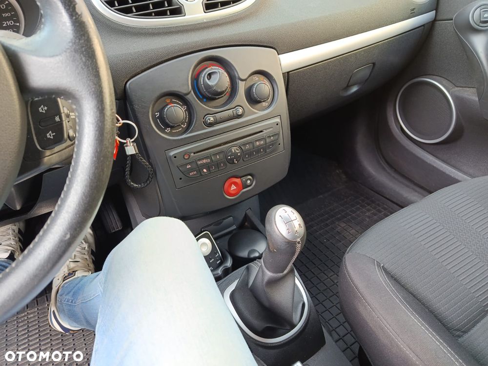 Renault Clio - 8
