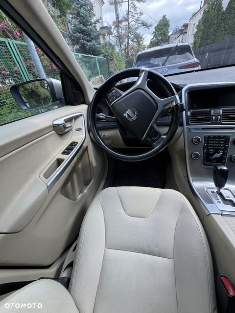Volvo XC 60 2.4D AWD Momentum - 8