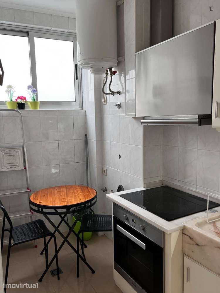 Estúdio - localizado em Santo Ildefonso Porto - Grande imagem: 2/15