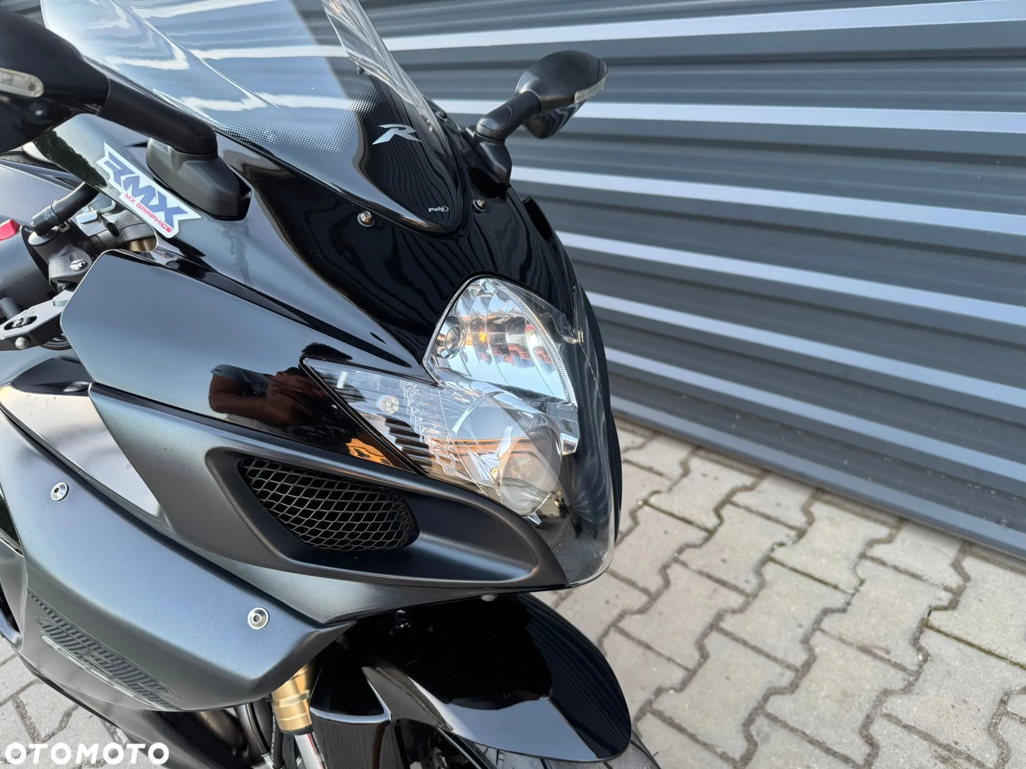 Suzuki GSX-R - 16