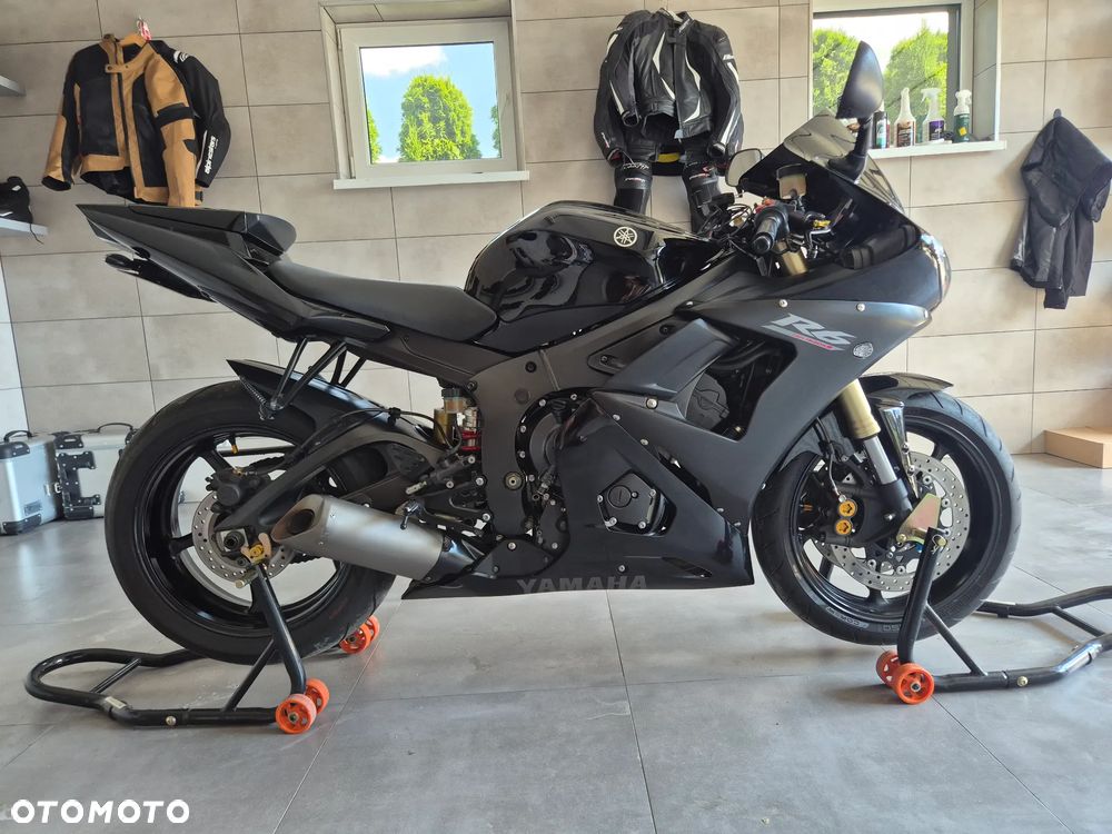 Yamaha R6 - 8