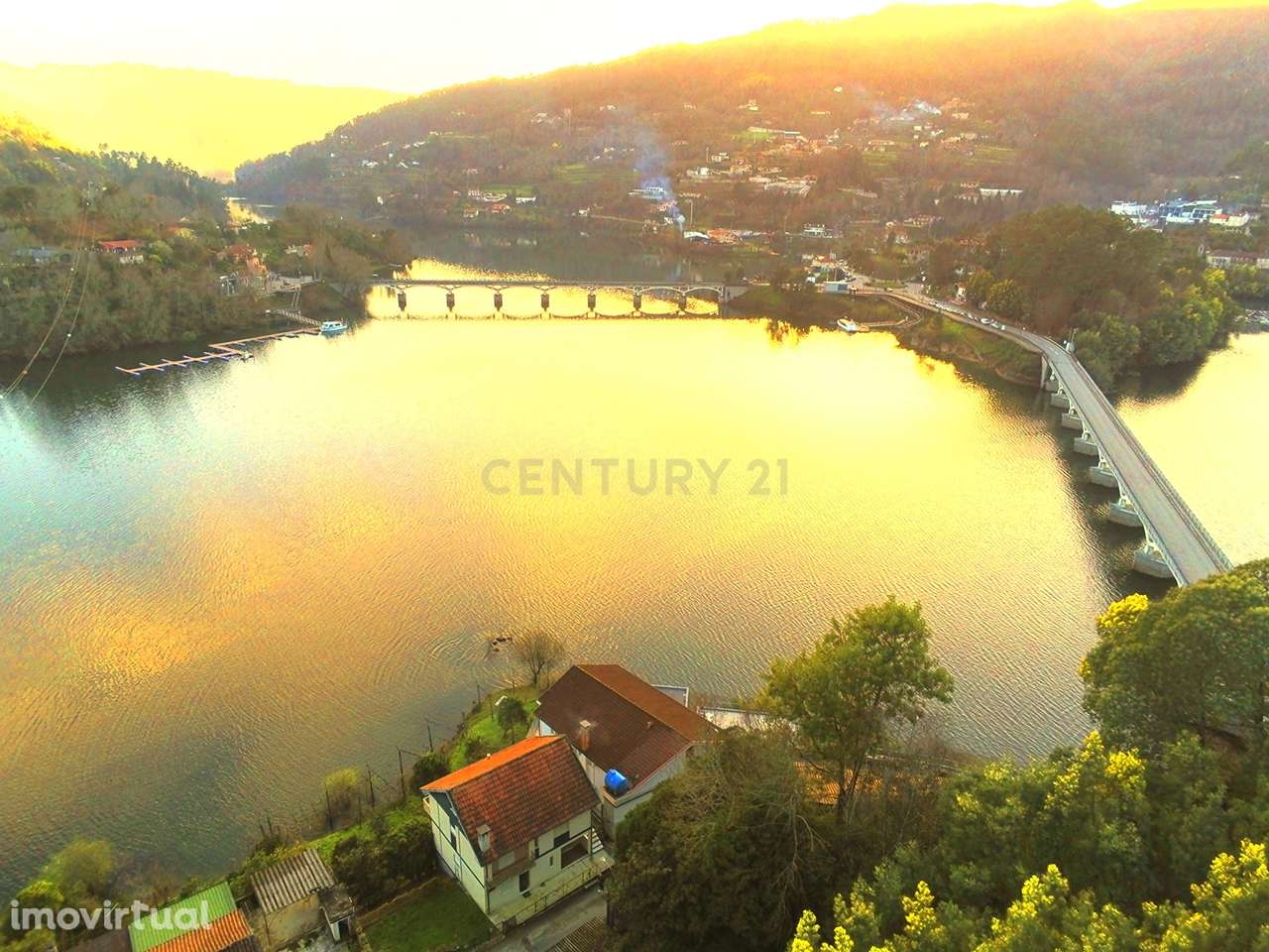 Propriedade única no geres , duas casas com acesso ao rio (No rio Cald - Grande imagem: 3/50