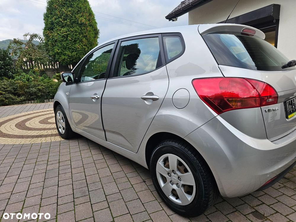 Kia Venga - 8