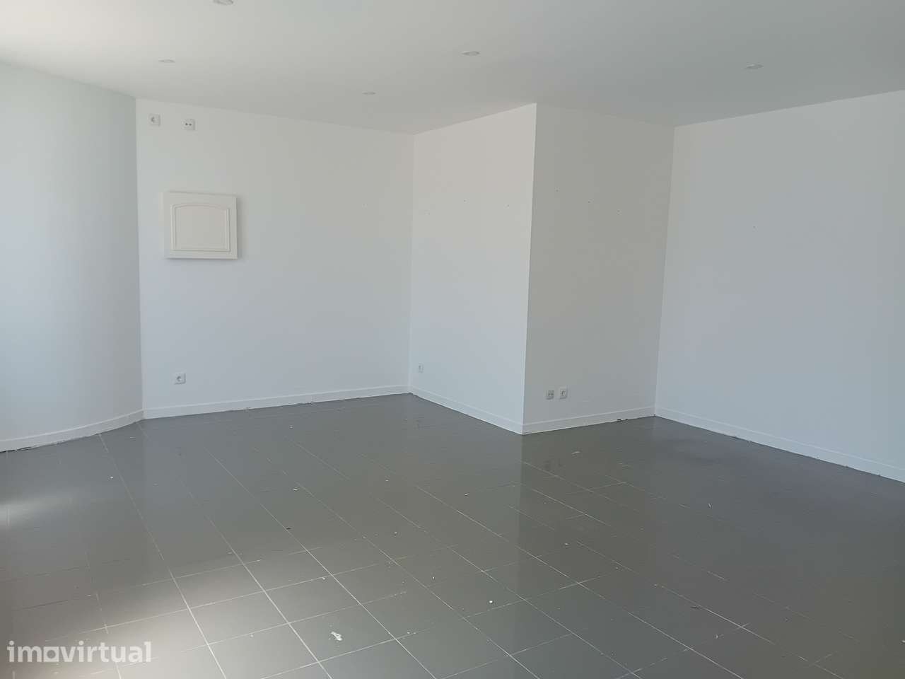 Loja / Escritório junto ás piscinas no Montijo - Grande imagem: 4/7
