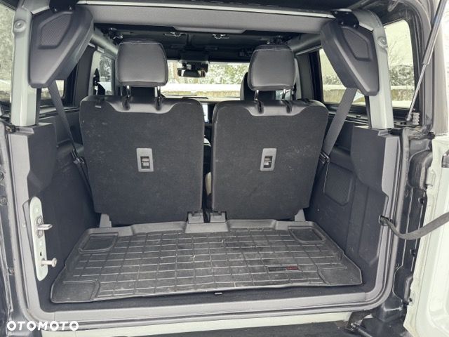 Ford Bronco - 12