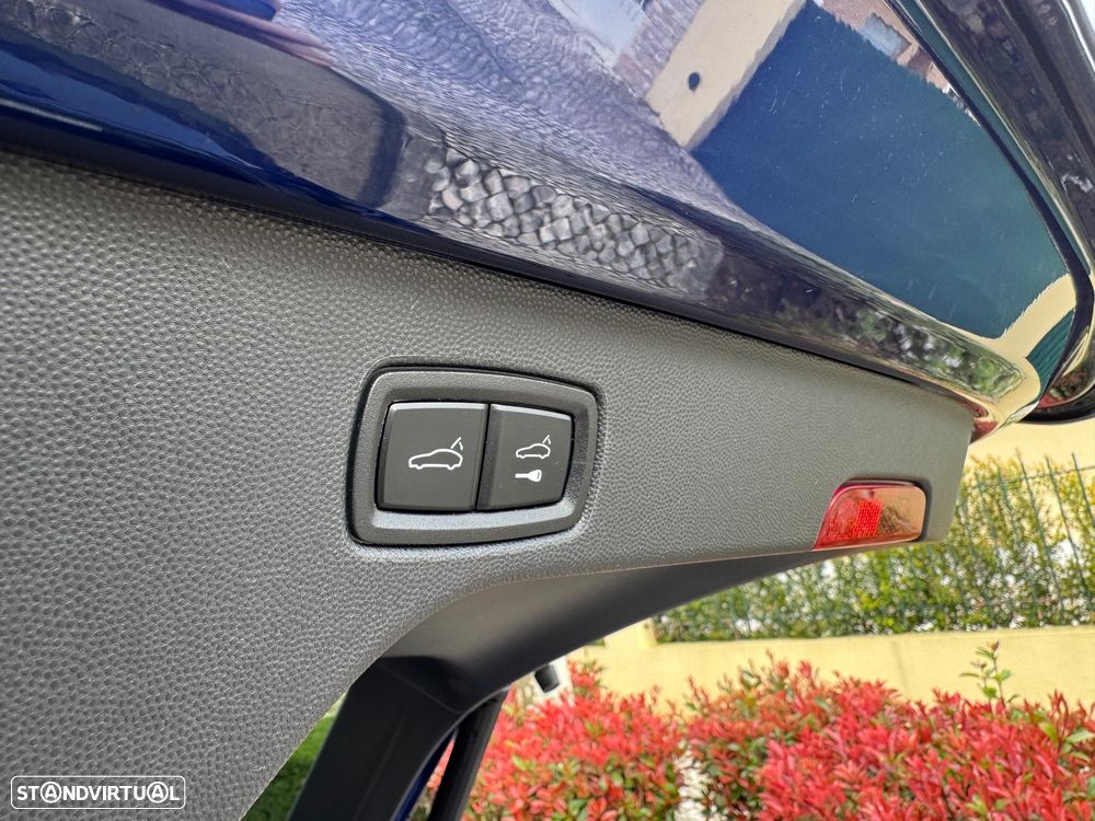 Porsche Macan Electric 4 - 11