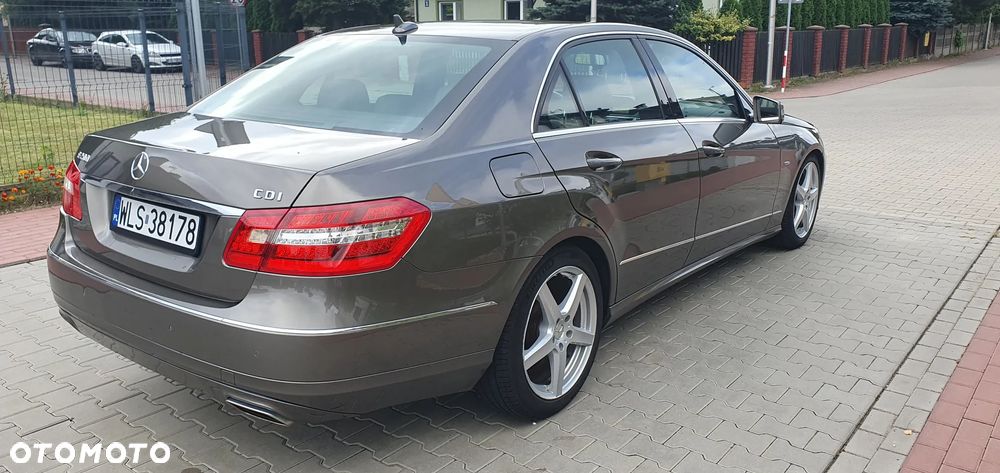 Mercedes-Benz E-Class 2012 photo 5