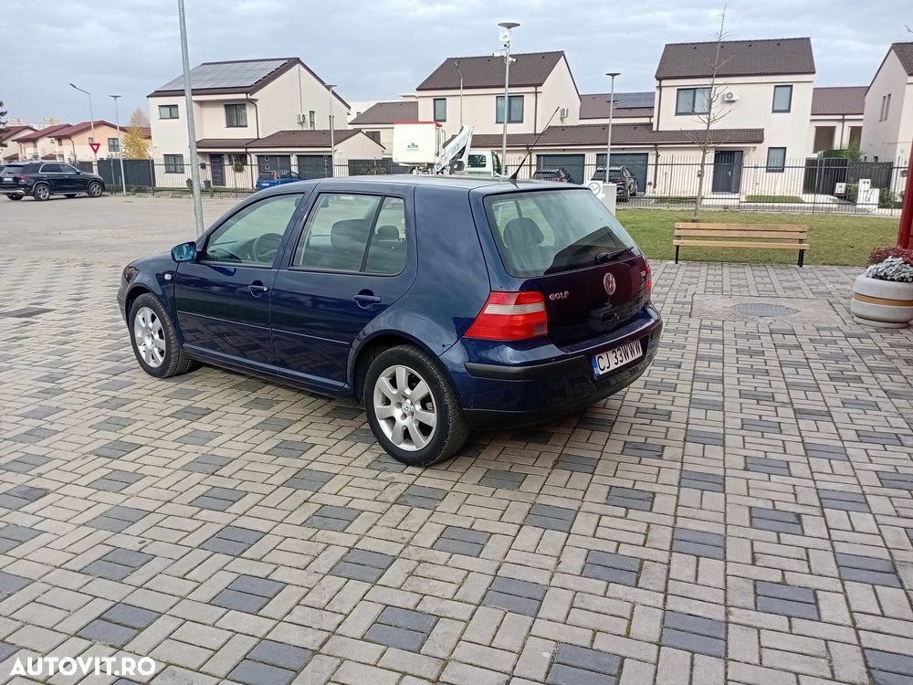 Volkswagen Golf - 4