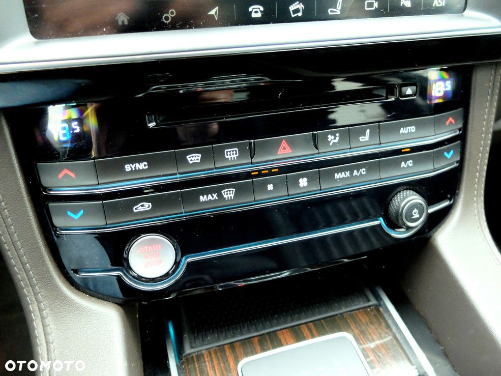 Jaguar F-Pace 2.0 i4D AWD Prestige - 36