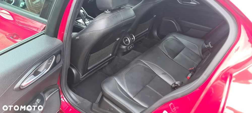 Alfa Romeo Giulia - 15
