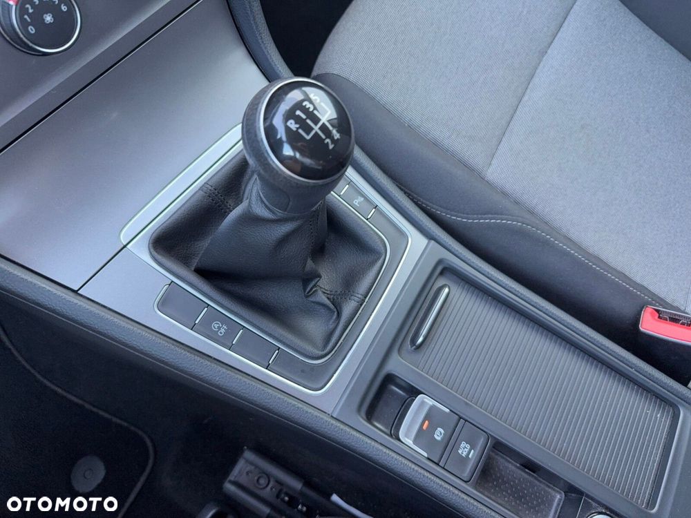 Volkswagen Golf VI 1.6 TDI Trendline - 19