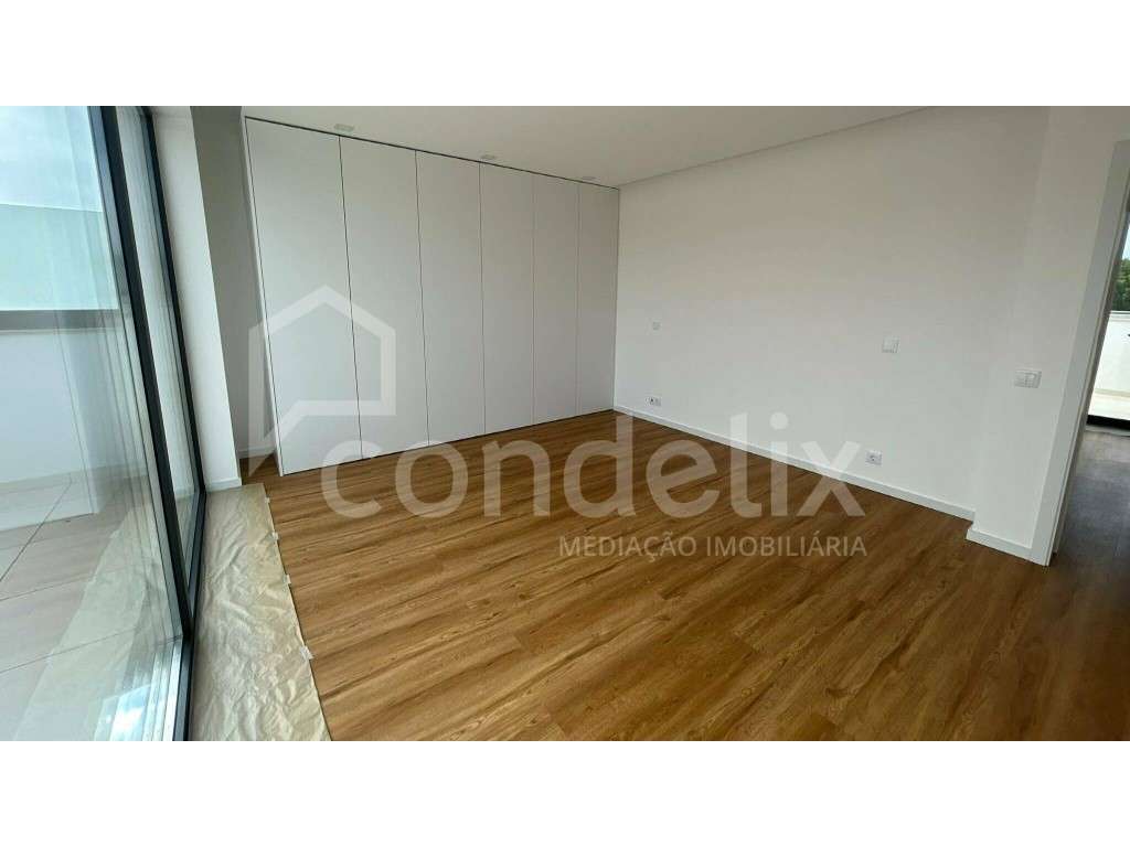 Moradia T4 Moradia Premium T4 com 3 Frentes a 500m da Praia - Salgu... - Grande imagem: 5/40