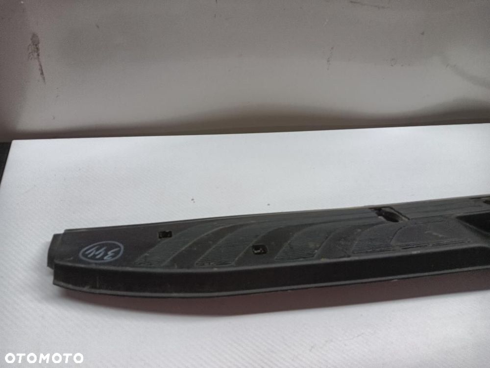 OSŁONA POD DRZWI TYŁ TYLNA MERCEDES SPRINTER A9106862600 - 2