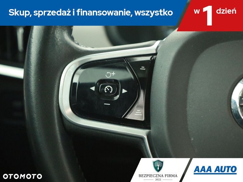 Volvo V90 Cross Country - 18