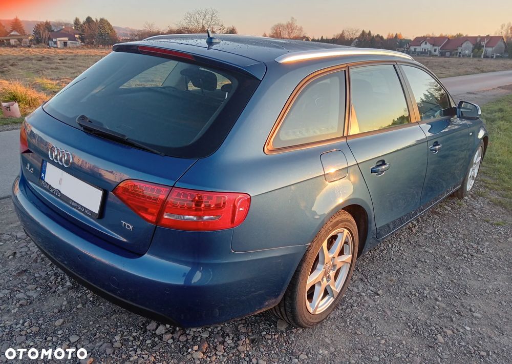 Audi A4 Avant - 8