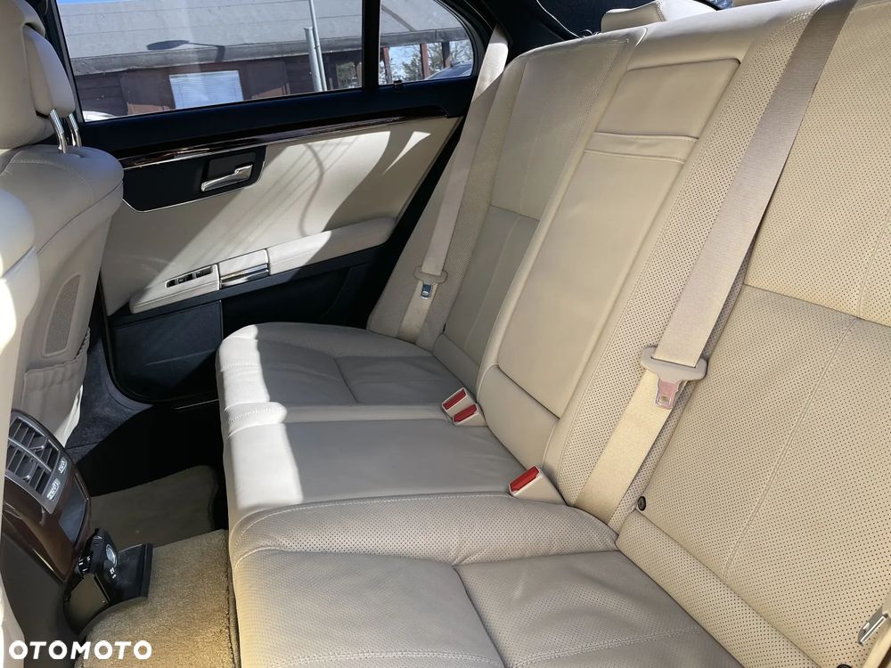 Mercedes-Benz Klasa S 500 4Matic 7G-TRONIC - 22