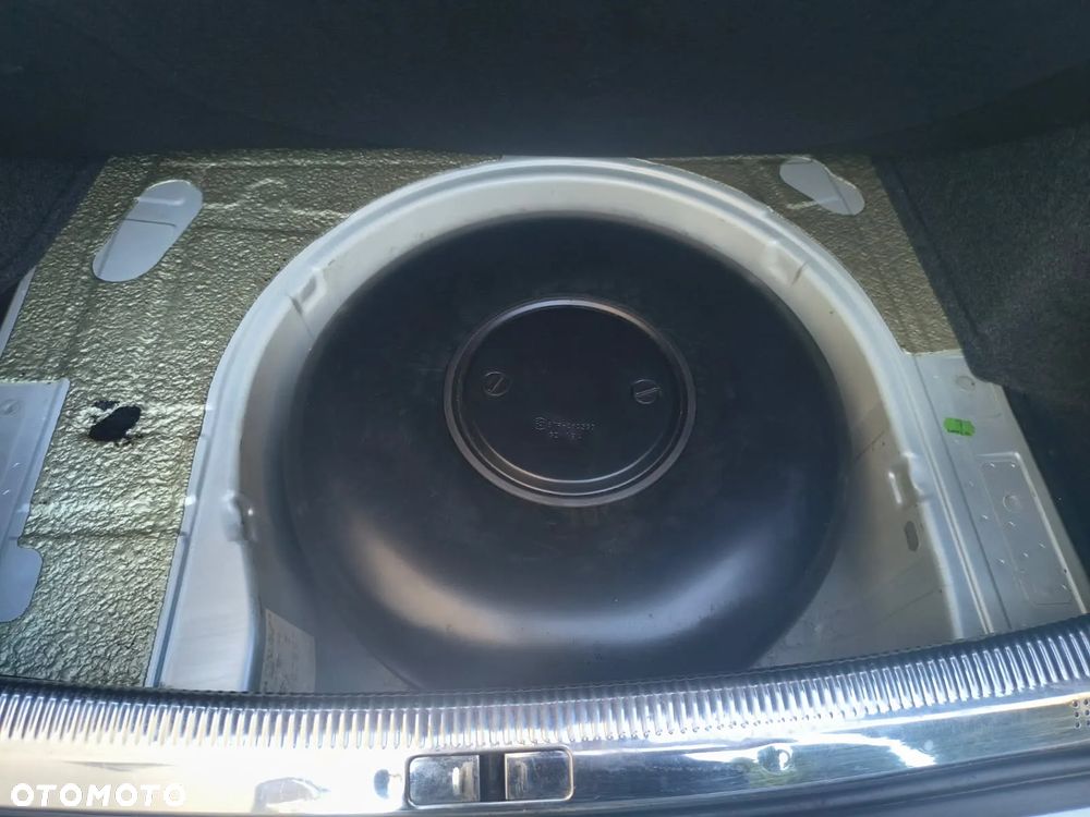 Volkswagen Passat 1.6 Basis - 25