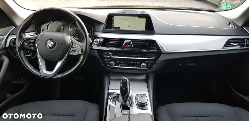 BMW Seria 5 520d M Sport Edition - 16