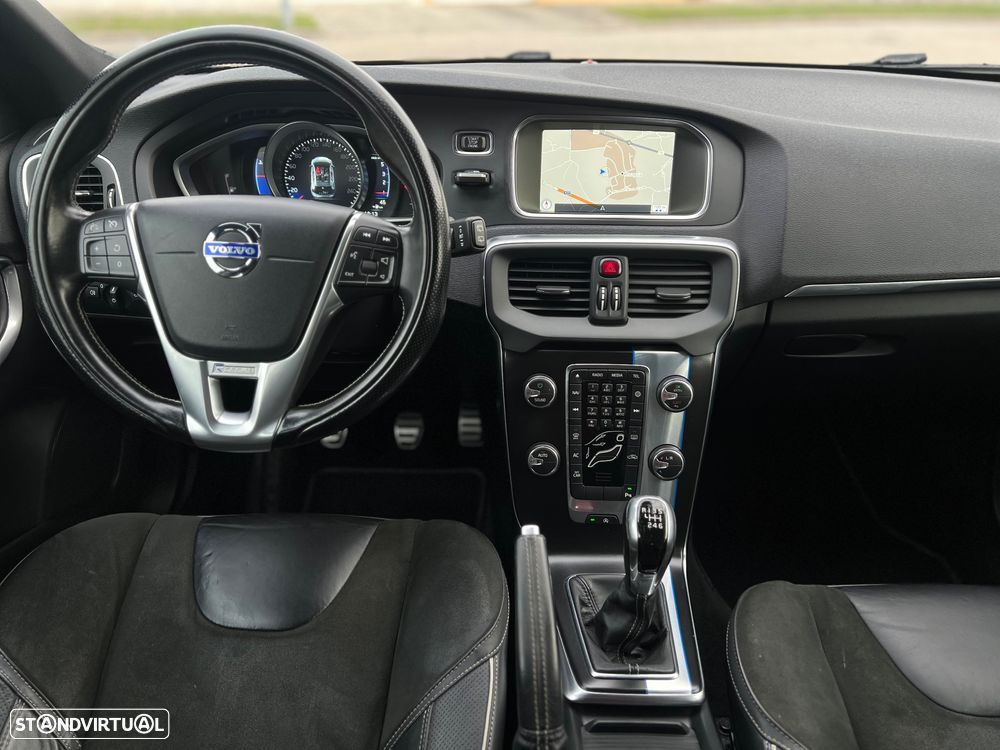 Volvo V40 D2 R Design - 12