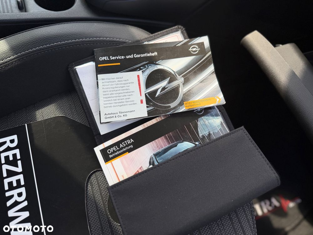 Opel Astra 1.6 CDTI Executive - 19