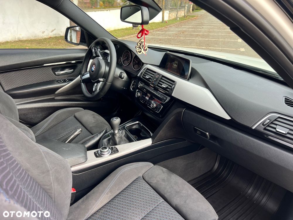 BMW Seria 3 320d DPF Blue Performance Edition Sport - 15
