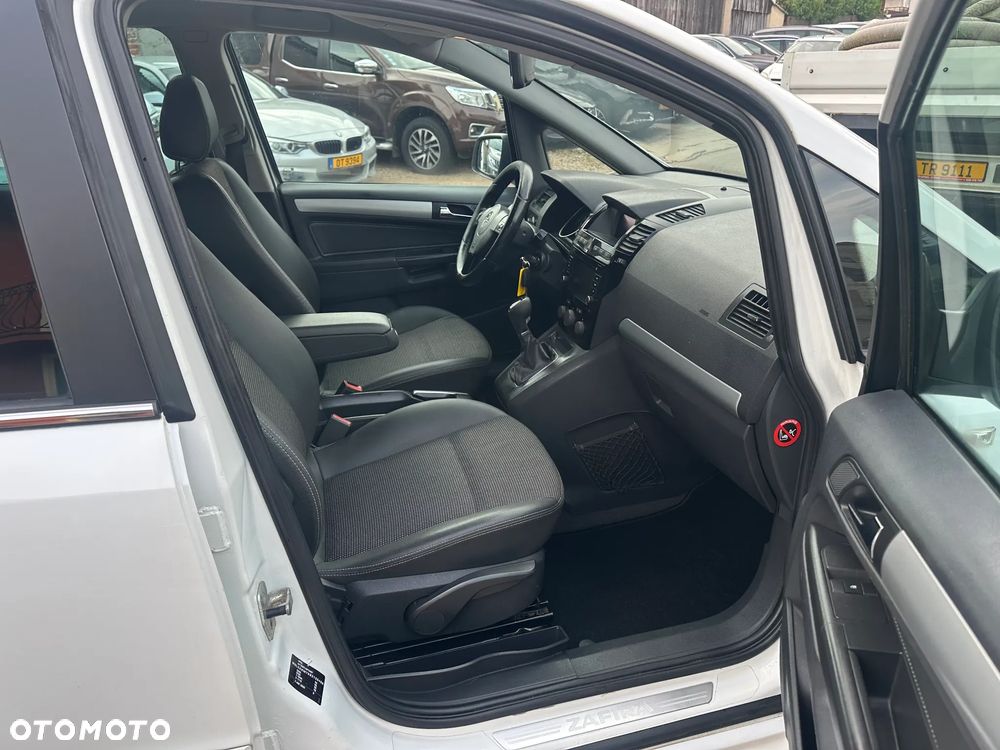 Opel Zafira - 13