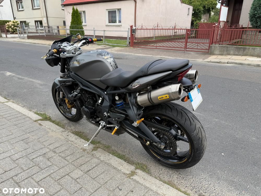 Triumph Street Triple - 8