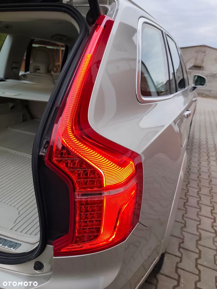 Volvo XC 90 ver-d5-scr-awd-inscription-7os - 4